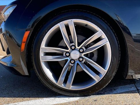 Used 2018 Chevrolet Camaro LT w/ RS Package image 8