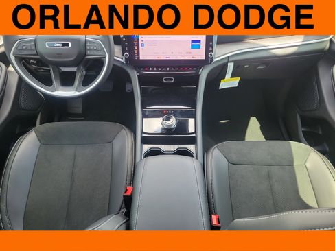 New 2026 Jeep Grand Cherokee Altitude RWD image 10