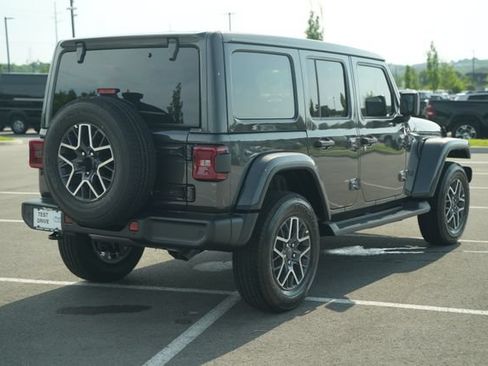 New 2026 Jeep Wrangler Unlimited Sahara AWD/4WD image 7