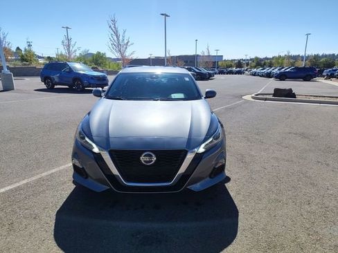 Used 2022 Nissan Altima 2.5 SV AWD/4WD image 8