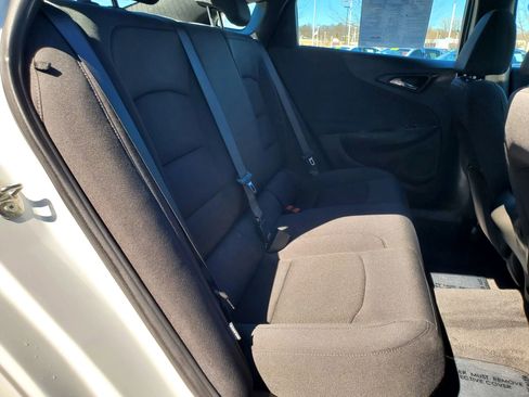 Used 2022 Chevrolet Malibu LS FWD image 12