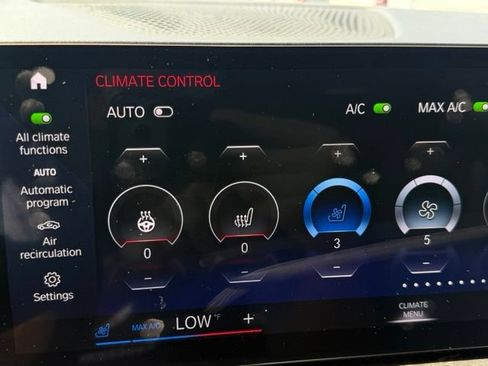 Used 2023 BMW X7 xDrive40i w/ Premium Package AWD/4WD image 25