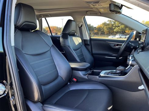 Used 2024 Toyota RAV4 Limited image 25