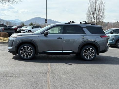 New 2026 Nissan Pathfinder Platinum image 5