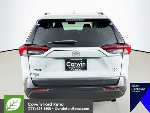 Used 2019 Toyota RAV4 XLE AWD/4WD image 8