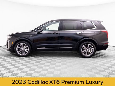 Used 2023 Cadillac XT6 Premium Luxury AWD/4WD image 2