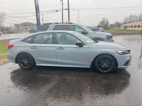 Used 2023 Honda Civic Sport image 1