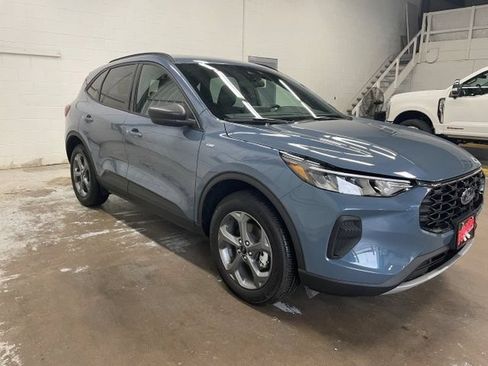 Used 2026 Ford Escape ST-Line w/ Tech Pack #1 AWD/4WD image 3