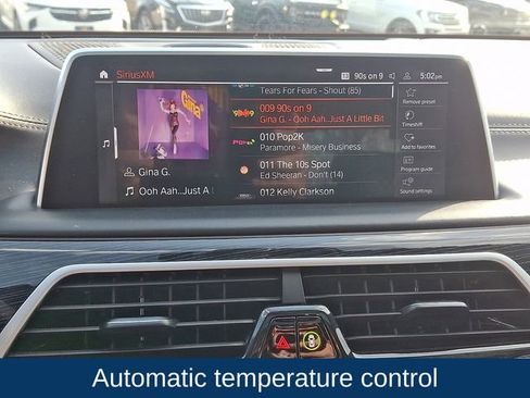 Used 2021 BMW 750i xDrive w/ Executive Package image 11