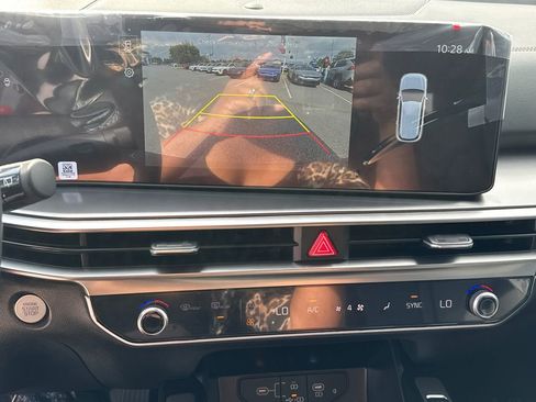 Certified 2025 Kia Sorento S w/ Panoramic Sunroof Package FWD image 29