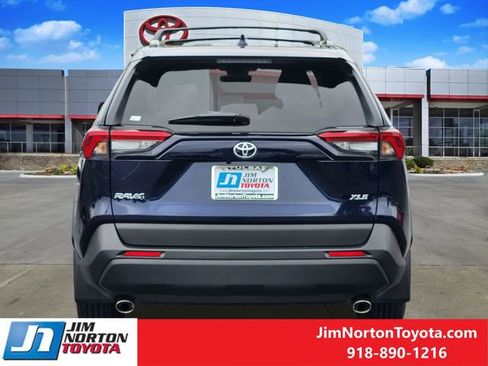 Used 2025 Toyota RAV4 XLE w/ Convenience Package FWD image 7