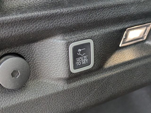 Used 2022 Jeep Grand Cherokee L Laredo w/ Luxury Tech Group I RWD image 14
