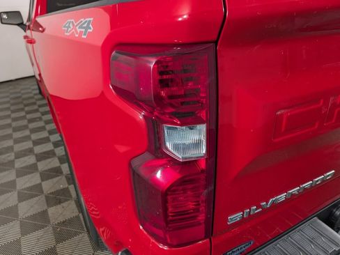 Used 2021 Chevrolet Silverado 1500 LT image 10