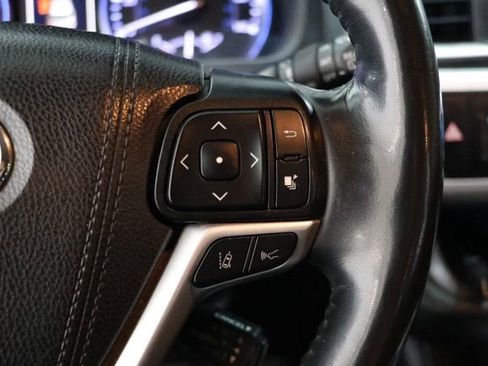 Used 2019 Toyota Highlander Limited Platinum AWD/4WD image 18