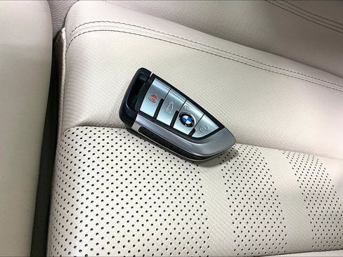 Used 2022 BMW X6 xDrive40i image 10