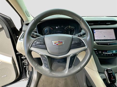 Used 2020 Cadillac XT5 Premium Luxury image 11