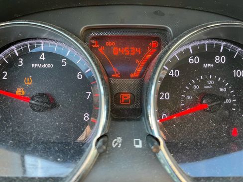 Used 2014 Nissan Versa SL w/ Tech Package image 10