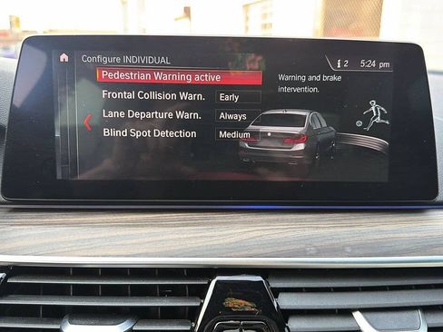 Used 2019 BMW 540i w/ M Sport Package RWD image 13