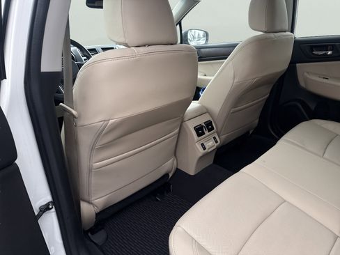 Used 2018 Subaru Outback 2.5i Limited image 11
