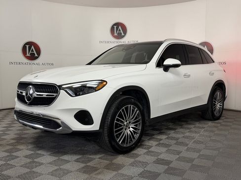 Used 2023 Mercedes-Benz GLC 300 4MATIC image 3