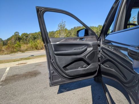 New 2025 Jeep Grand Cherokee L Limited w/ Black Appearance Package image 60