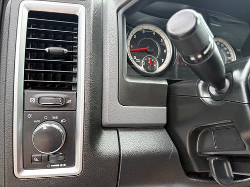 Used 2017 RAM 2500 SLT AWD/4WD image 17