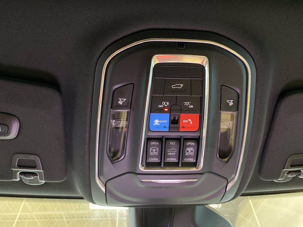 Certified 2025 Jeep Grand Cherokee L Limited w/ Black Appearance Package AWD/4WD image 24