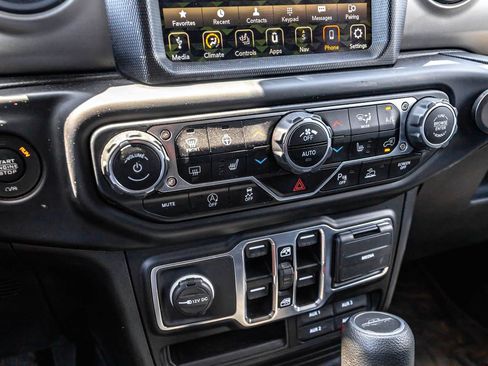 Used 2021 Jeep Gladiator Sport AWD/4WD image 16