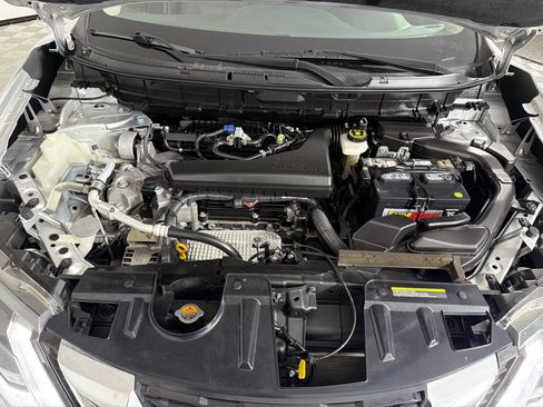 Used 2018 Nissan Rogue SV FWD image 27