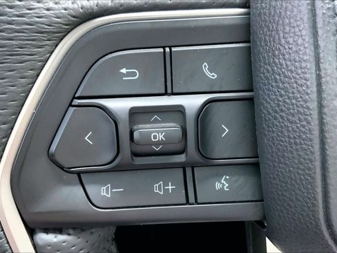 Used 2025 Toyota Tacoma Limited image 22