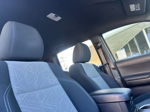Used 2020 Toyota Tacoma TRD Sport w/ Technology Package image 16