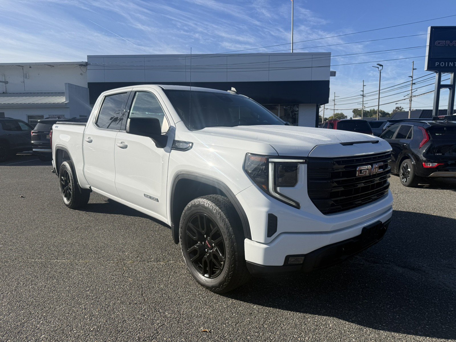 Used 2023 GMC Sierra 1500 Elevation AWD/4WD image 1