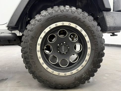 Used 2015 Jeep Wrangler Unlimited Sahara AWD/4WD image 57
