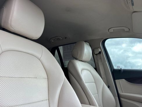 Used 2021 Mercedes-Benz GLC 300 4MATIC image 18