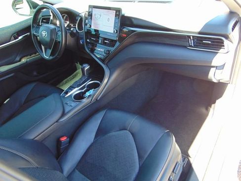 Used 2022 Toyota Camry XLE image 25
