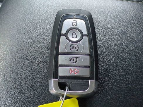 Certified 2024 Ford Edge Titanium AWD/4WD image 31