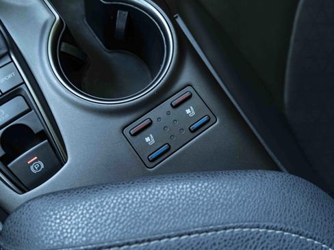 Used 2021 Toyota Prius Prime XLE FWD image 28
