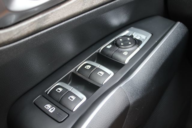 Used 2023 Kia Sorento S w/ Panoramic Sunroof Package AWD/4WD image 20
