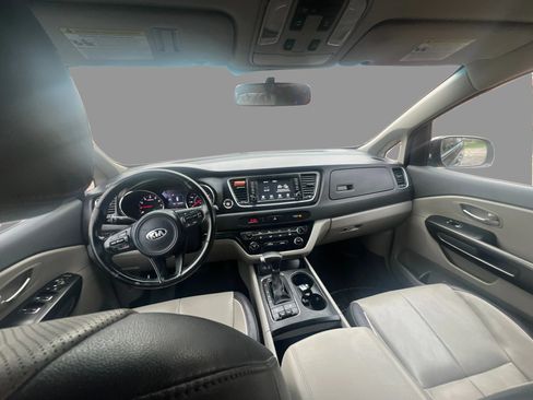 Used 2017 Kia Sedona LX w/ LX Essentials Premium Package FWD image 23