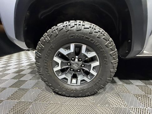 Used 2021 Toyota Tacoma TRD Off-Road w/ Technology Package image 26