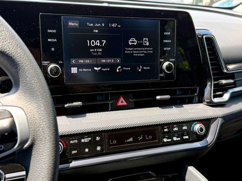 Certified 2025 Kia Sportage LX AWD/4WD image 18
