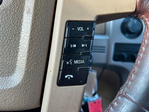 Used 2014 Ford F150 King Ranch w/ King Ranch Luxury Package RWD image 19