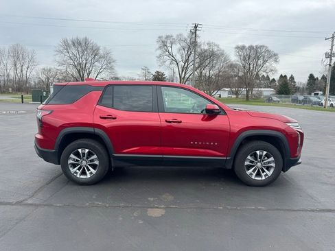Used 2025 Chevrolet Equinox LT w/ Safety and Technology Package image 4