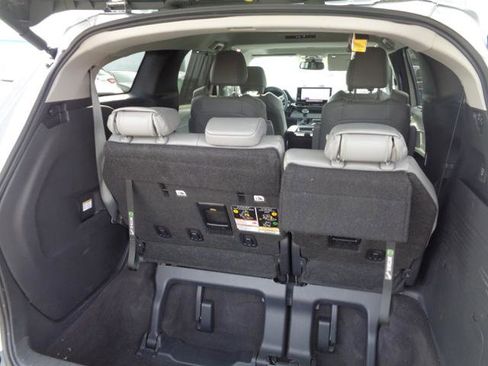 Used 2025 Toyota Sienna XLE w/ XLE Plus Package image 16