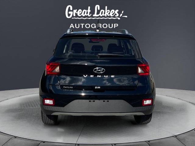 Used 2025 Hyundai Venue SEL FWD image 4