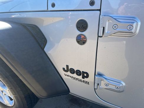 Used 2022 Jeep Wrangler Unlimited Sport AWD/4WD image 10