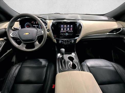 Used 2023 Chevrolet Traverse LS FWD image 16