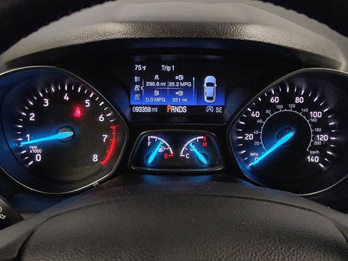 Used 2018 Ford Escape SEL image 23