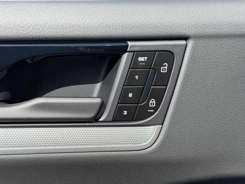 New 2026 Porsche Cayenne image 23