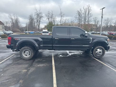 Used 2022 Ford F350 Platinum image 4